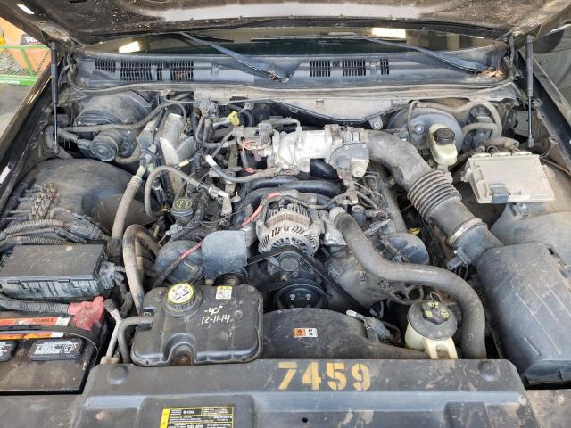Photo 7 from auction – 2005 FORD CROWN VICT with VIN 2FAHP71W25X167324