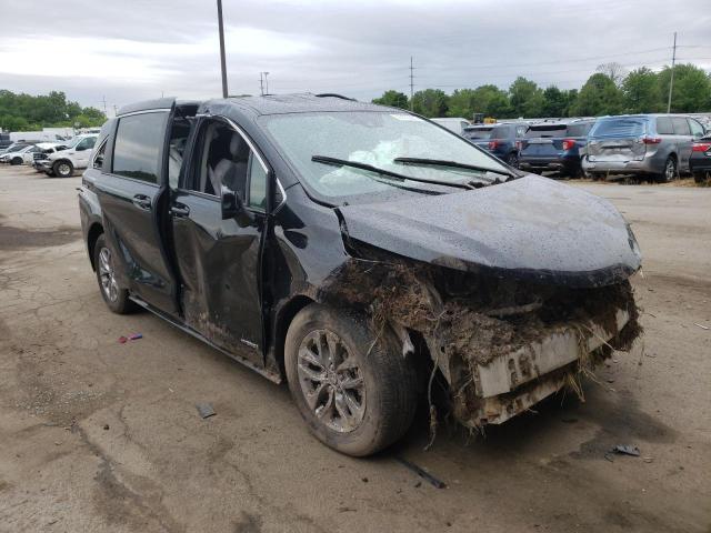 TOYOTA SIENNA LE 2021 with VIN 5TDKRKEC5MS011513 - Photo from auction