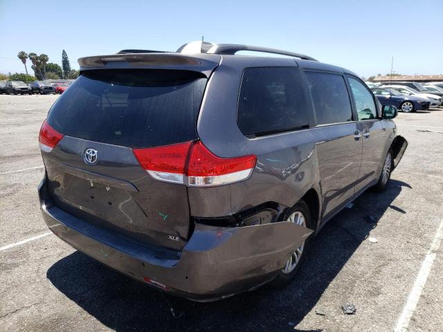 Photo 4 from auction – 2013 TOYOTA SIENNA XLE with VIN 5TDYK3DC8DS365242
