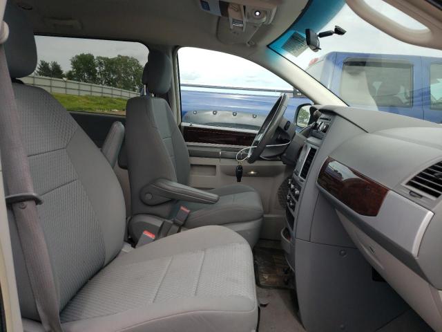 Photo 5 from auction – 2010 CHRYSLER TOWN & COU with VIN 2A4RR5D17AR369615