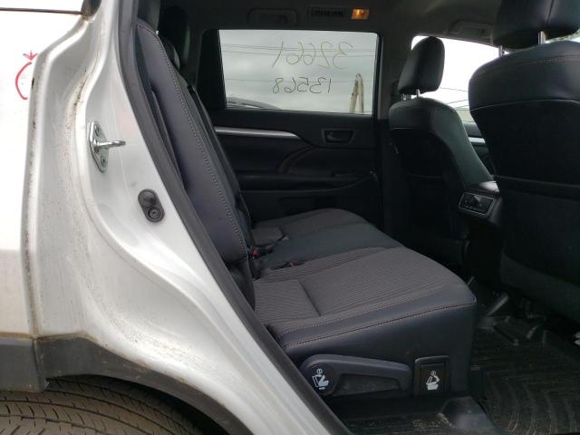 Photo 6 from auction – 2017 TOYOTA HIGHLANDER with VIN 5TDBZRFH3HS448659