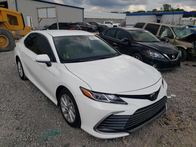 Photo 1 from auction – 2022 TOYOTA CAMRY LE with VIN 4T1C11AK0NU034256