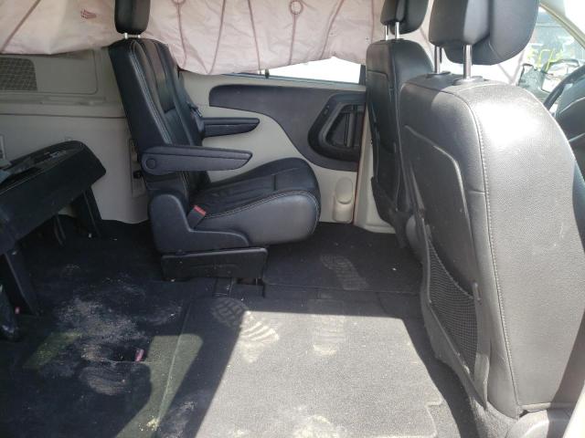 Photo 6 from auction – 2011 CHRYSLER TOWN & COU with VIN 2A4RR8DG0BR704513