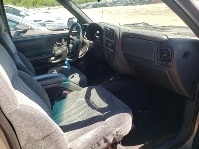 Photo 5 from auction – 2000 CHEVROLET BLAZER with VIN 1GNCT18W4YK211597