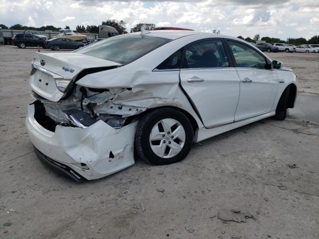 Photo 4 from auction – 2011 HYUNDAI SONATA HYB with VIN KMHEC4A47BA000706