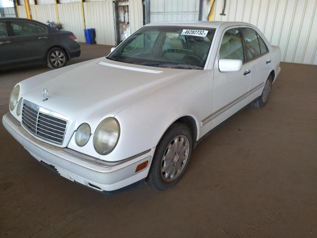 صورة رقم 2 من المزاد - 1997 MERCEDES-BENZ E 320 مع VIN WDBJF55F9VA441123