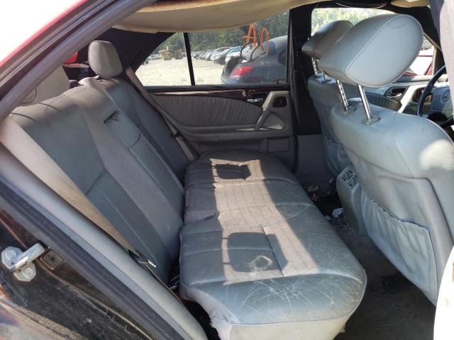 Photo 6 from auction – 1998 MERCEDES-BENZ E 320 with VIN WDBJF65F8WA570767