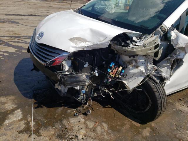 Photo 9 from auction – 2013 TOYOTA SIENNA XLE with VIN 5TDYK3DC2DS374650