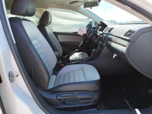 Photo 5 from auction – 2015 VOLKSWAGEN PASSAT SE with VIN 1VWBT7A37FC044776