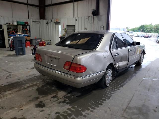 Photo 4 from auction – 1999 MERCEDES-BENZ E 320 with VIN WDBJF65H3XA777182