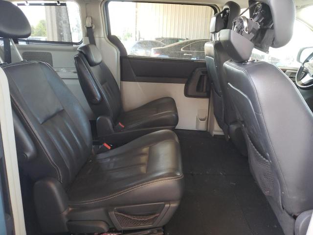 Photo 6 from auction – 2010 CHRYSLER TOWN & COU with VIN 2A4RR8DX4AR427511