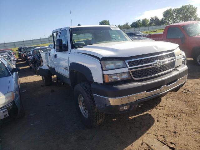 CHEVROLET SILVERADO 2005 with VIN 1GCHK23275F894203 - Photo from auction