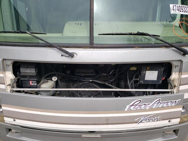 Photo 7 from auction – 1998 FLEETWOOD PACE ARROW with VIN 1GBLP37J2W3307156