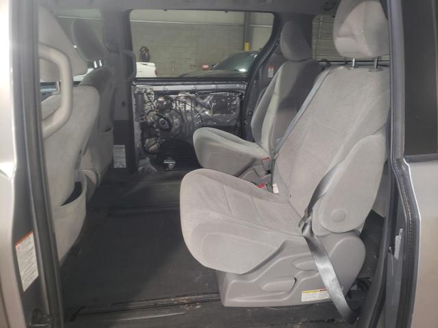 Photo 6 from auction – 2015 TOYOTA SIENNA LE with VIN 5TDKK3DC6FS599551