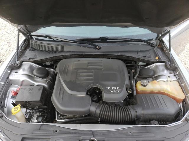 Photo 7 from auction – 2017 CHRYSLER 300 with VIN 2C3CCABG2HH662971