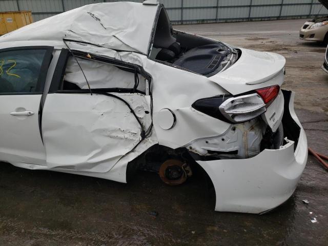 Photo 9 from auction – 2017 KIA FORTE LX with VIN 3KPFL4A70HE082996
