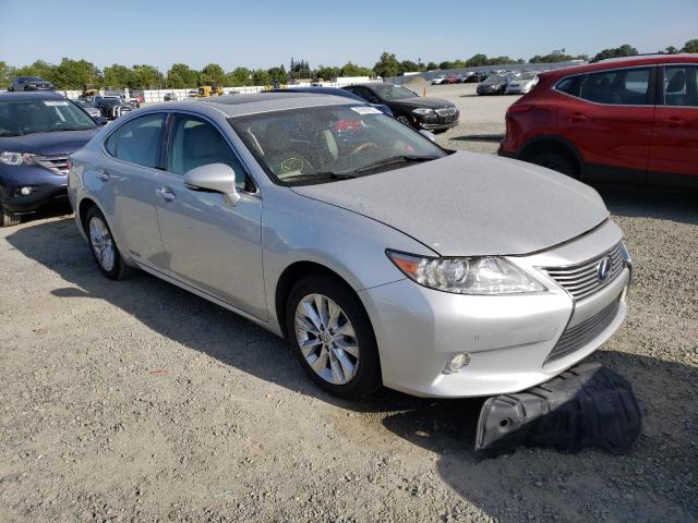 LEXUS ES 300H 2013 مع رقم تعريف المركبة JTHBW1GG4D2037108 - صورة من المزاد