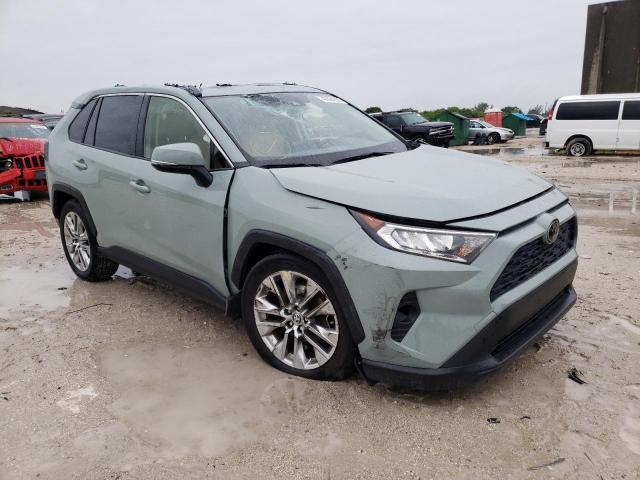TOYOTA RAV4 XLE P 2020 with VIN JTMC1RFVXLD517580 - Photo from auction