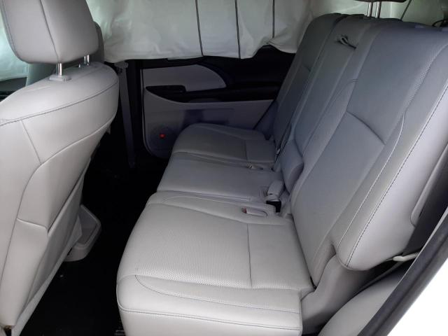 Photo 6 from auction – 2017 TOYOTA HIGHLANDER with VIN 5TDDZRFH3HS365306