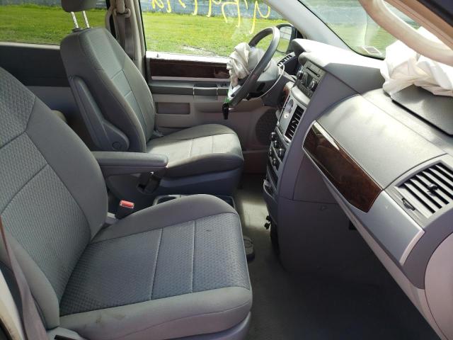 Photo 5 from auction – 2010 CHRYSLER TOWN & COU with VIN 2A4RR5D15AR212374