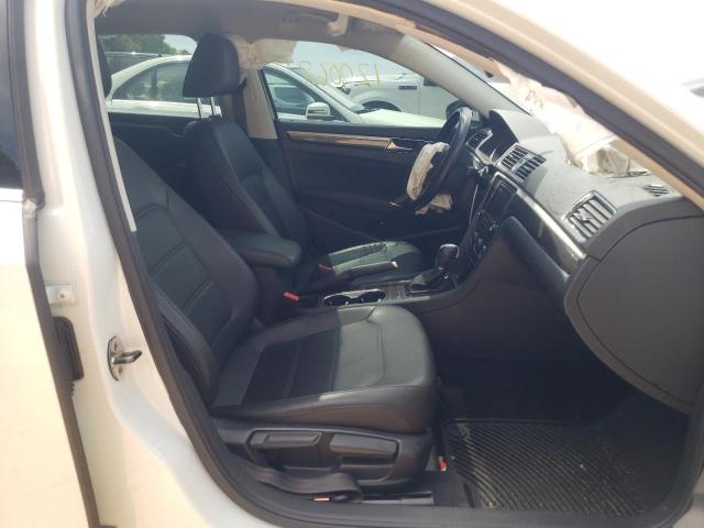 Photo 5 from auction – 2017 VOLKSWAGEN PASSAT SE with VIN 1VWBT7A37HC033277