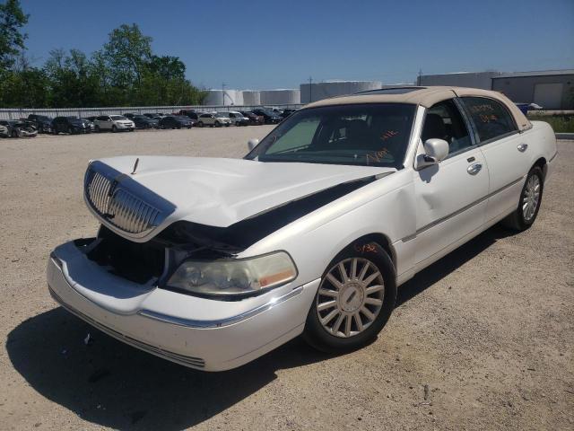Photo 2 from auction – 2003 LINCOLN TOWN CAR S with VIN 1LNHM82W93Y615784