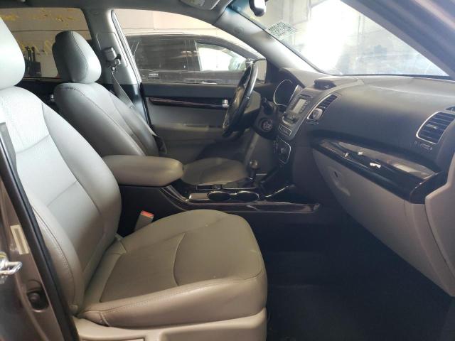 Photo 5 from auction – 2015 KIA SORENTO LX with VIN 5XYKTCA65FG652684