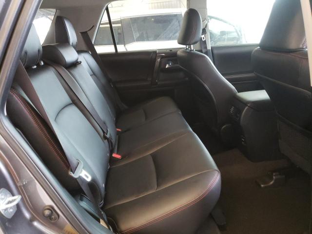 Photo 6 from auction – 2018 TOYOTA 4RUNNER SR with VIN JTEBU5JR0J5601285