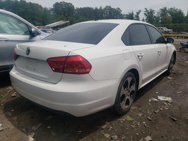 Photo 4 from auction – 2013 VOLKSWAGEN PASSAT S with VIN 1VWAP7A33DC087055