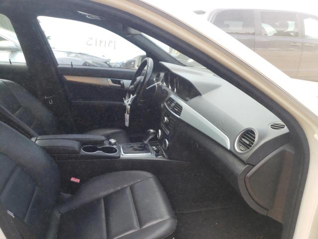 Photo 5 from auction – 2012 MERCEDES-BENZ C 250 with VIN WDDGF4HB1CA640118