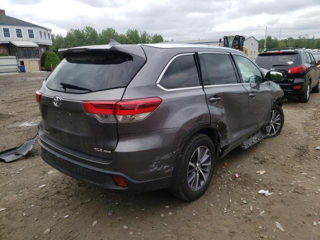 Photo 4 from auction – 2017 TOYOTA HIGHLANDER with VIN 5TDJZRFHXHS389489