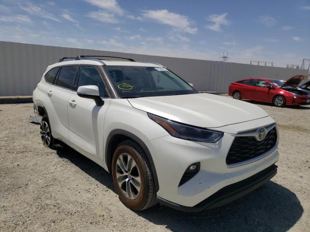 TOYOTA HIGHLANDER 2021 with VIN 5TDHZRAH7MS531555 - Photo from auction
