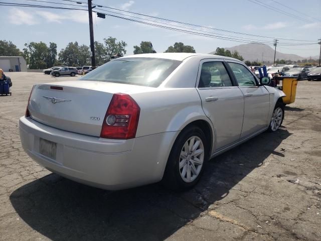 Photo 4 from auction – 2008 CHRYSLER 300 LX with VIN 2C3KA43R48H240686