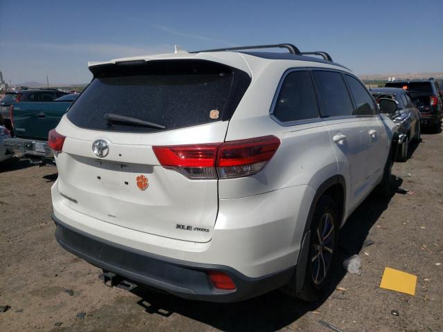 Foto 4 de la subasta – 2017 TOYOTA HIGHLANDER con VIN 5TDJZRFH4HS415925