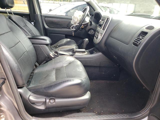 Photo 5 from auction – 2005 FORD ESCAPE LIM with VIN 1FMYU04155KC28514