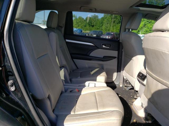 Photo 6 from auction – 2018 TOYOTA HIGHLANDER with VIN 5TDJZRFH0JS844145
