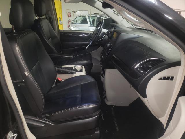 Photo 5 from auction – 2014 CHRYSLER TOWN & COU with VIN 2C4RC1BG3ER157937