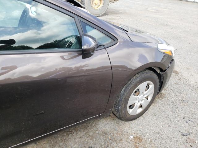 Photo 9 from auction – 2017 KIA FORTE LX with VIN 3KPFK4A77HE152724