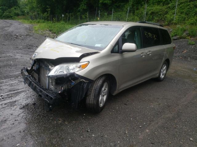 Photo 2 from auction – 2015 TOYOTA SIENNA LE with VIN 5TDKK3DC3FS547682