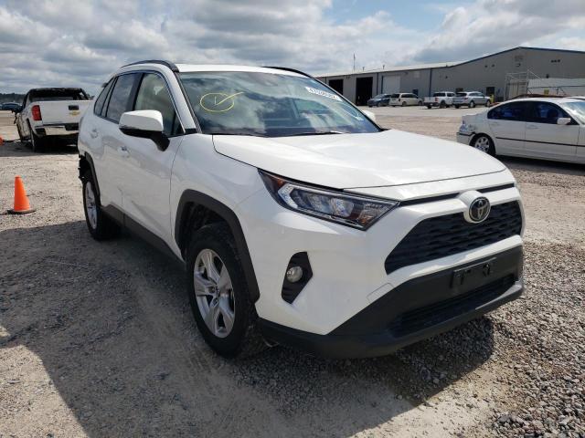 TOYOTA RAV4 XLE 2019 with VIN JTMW1RFV2KD004349 - Photo from auction