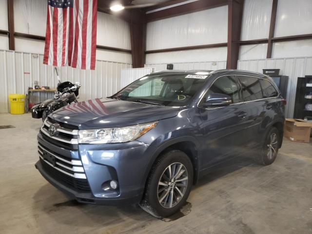 Photo 2 from auction – 2017 TOYOTA HIGHLANDER with VIN 5TDJZRFH2HS474827