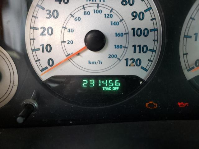 Photo 8 from auction – 2005 CHRYSLER TOWN & COU with VIN 2C8GP54L55R226509
