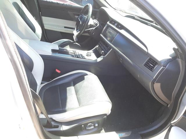 Photo 5 from auction – 2017 JAGUAR XF S with VIN SAJBM4BV7HCY49132