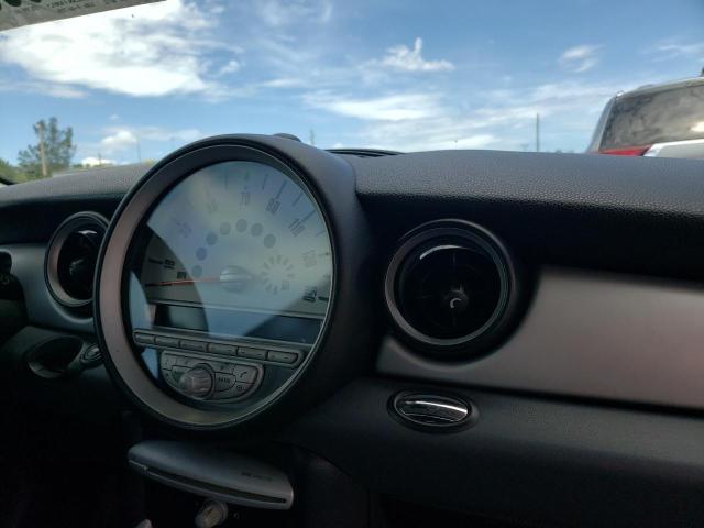 Photo 9 from auction – 2008 MINI COOPER with VIN WMWMF33598TT61520