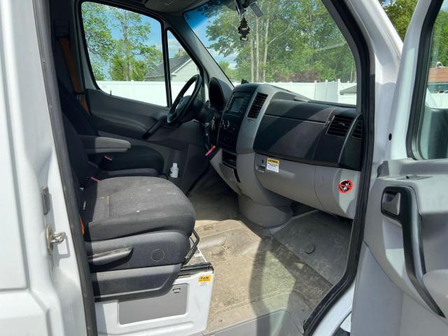 Photo 5 from auction – 2016 MERCEDES-BENZ SPRINTER 2 with VIN WD3PE7DD2GP186836