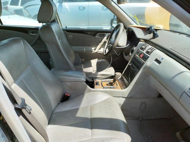 Photo 5 from auction – 2002 MERCEDES-BENZ E 320 with VIN WDBJF65J52B495373