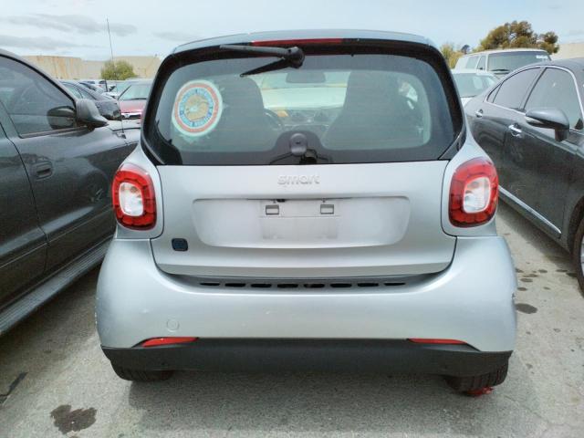 Photo 6 from auction – 2019 SMART FORTWO with VIN WMEFJ9BA3KK410138
