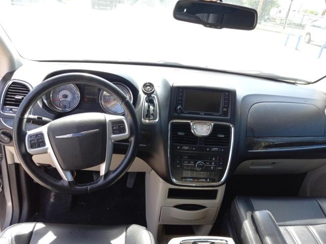 Photo 9 from auction – 2014 CHRYSLER TOWN & COU with VIN 2C4RC1BG8ER160820