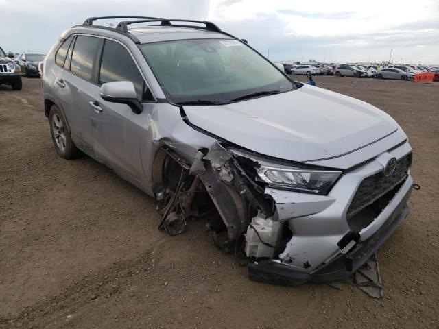 TOYOTA RAV4 XLE 2019 with VIN JTMP1RFV1KD010342 - Photo from auction
