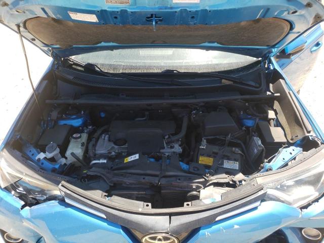 Photo 7 from auction – 2017 TOYOTA RAV4 XLE with VIN JTMRFREV5HD201640
